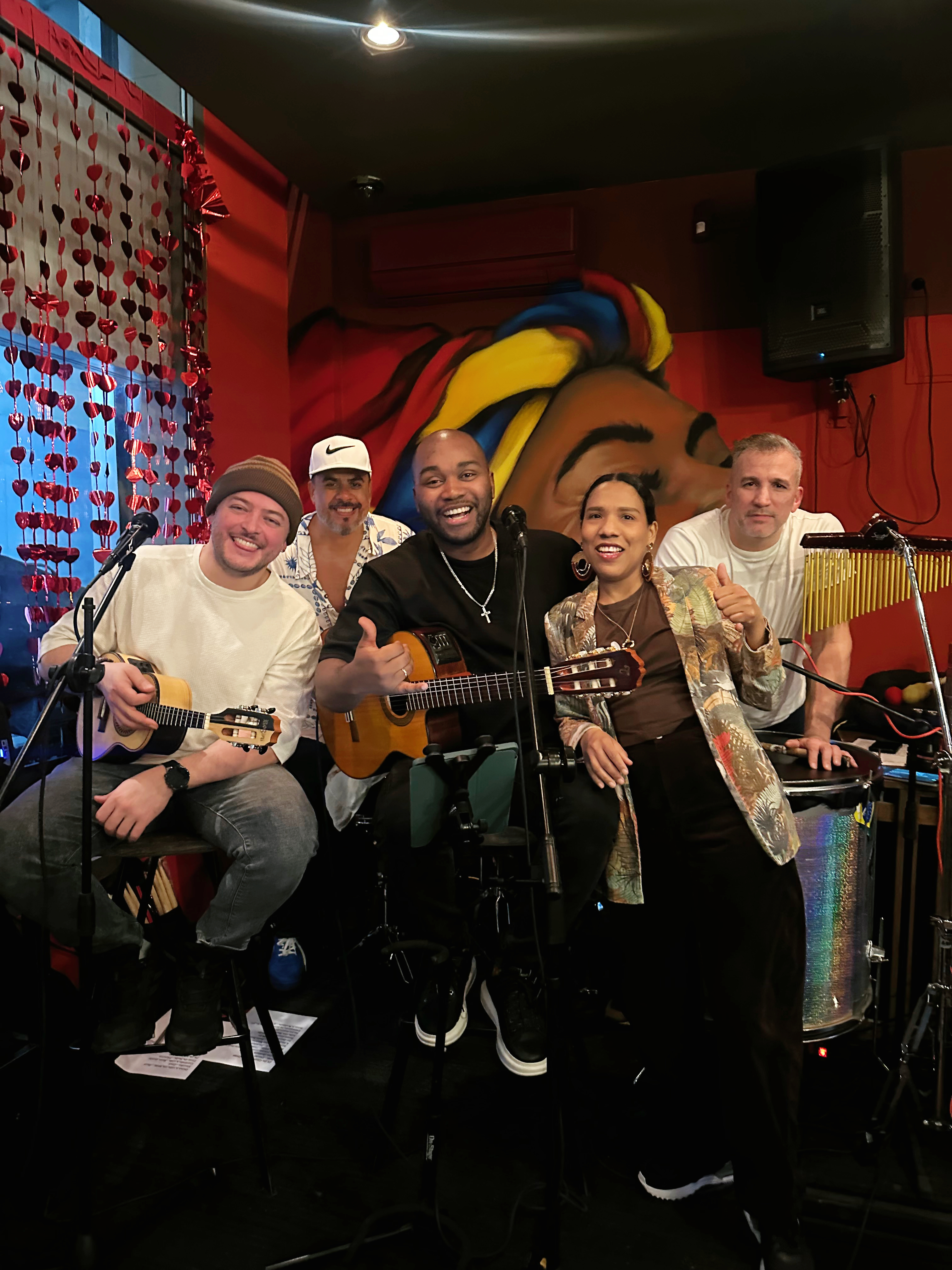Artistas latinos en vivo
